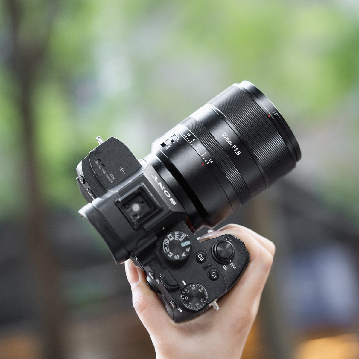 35mm f/1.8 AF