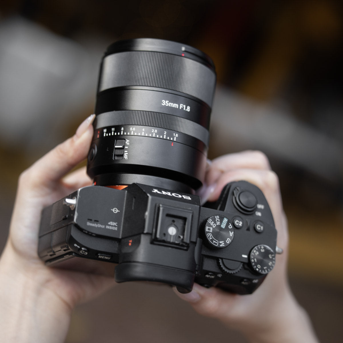 35mm f/1.8 AF